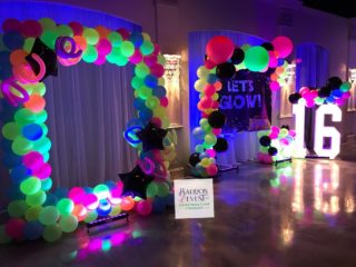 Did you know our neon balloons actually glow with UV lights, we include the lights as part of the decor. Let’s get your party glowing! Another fine event produced by @partylifepro
.
.
.
.
.

#ballooninstallation 
#organicballoon
#balloonstylist
#balloon
#jacksonvilleballoons
#jaxmoms
#904bossbabes 
#jacksonvillemarqueelights 
#jacksonvillemarqueenum #glowparty #neonballoons #neonparty