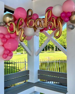From entrance decor, photo oops or the neighborhood pool we make it sooo easy to add a pop of color with our trendy organic balloon garlands!!!
.
.
.

#ballooninstallation 
#organicballoon
#balloonstylist
#balloon
#jacksonvilleballoons
#jaxmoms
#904bossbabes 
#pink #ohbaby 
#babyshowerballoons